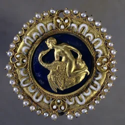 Broche versierd met een scène van Leda en de zwaan